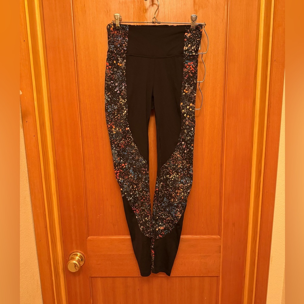 Lululemon Wake & Train Tight 28" Black/ Flowerescent Multi-Color - Picture 2 of 12